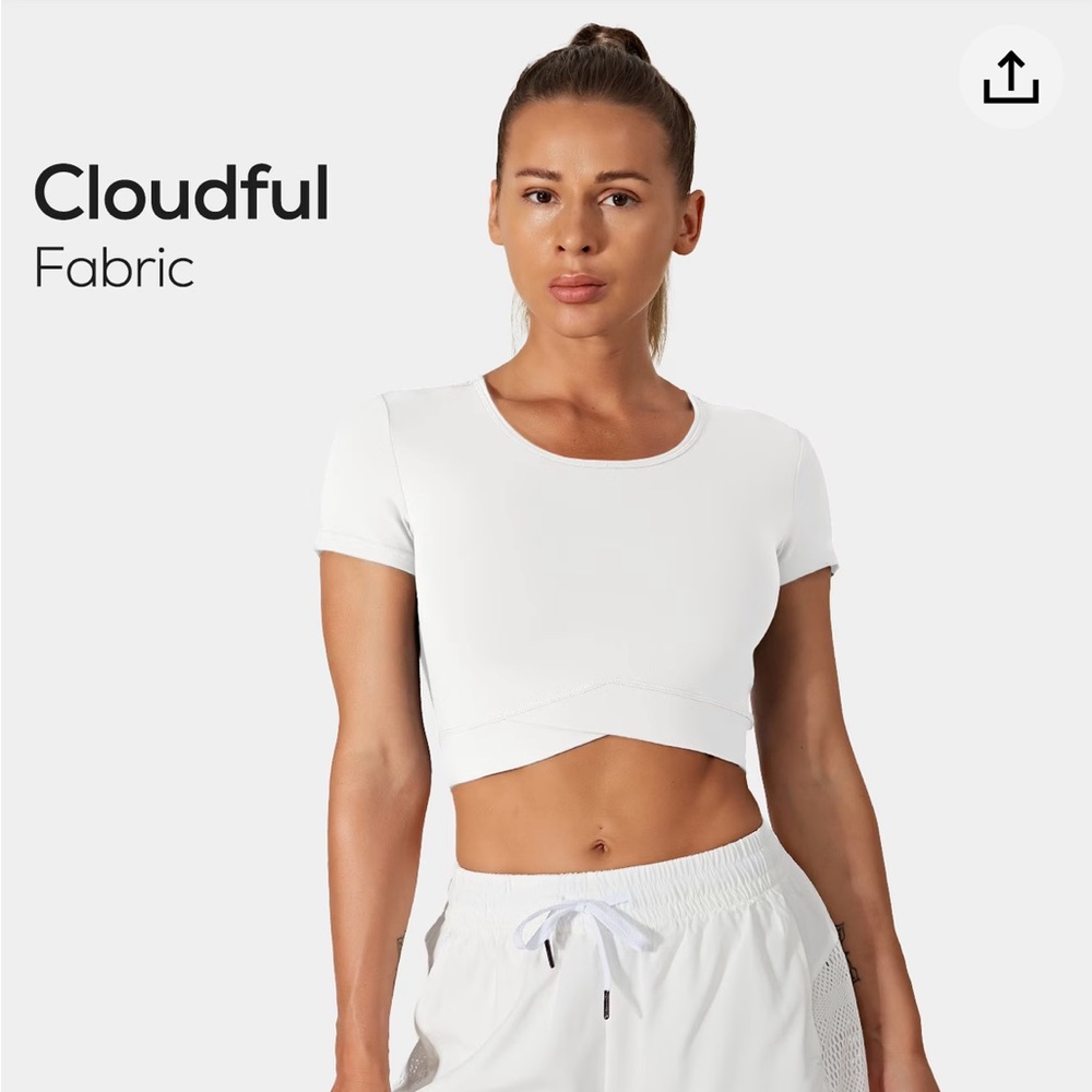 In My Feels Cloudful™ Crossover Hem Cropped Sports Top